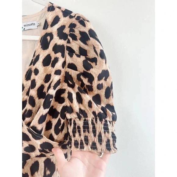 Minueto Cheetah Print Midi Dress Puff Sleeves Wrap Style Size M - Picture 7 of 10